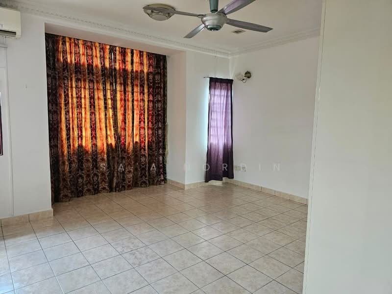 2-storey Terraced House for Sale in Bukit Jelutong (Shah Alam) - Sa'a Nordin - PropertyGuru.com.my