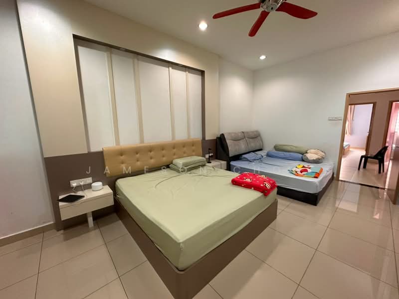 Rumah Teres 2 Tingkat untuk Dijual di Taman Seri Austin (Tebrau) - Jameson Choo - Bedroom - PropertyGuru.com.my