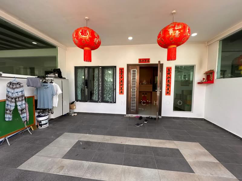 Rumah Teres 2 Tingkat untuk Dijual di Taman Seri Austin (Tebrau) - Jameson Choo - Entrance - PropertyGuru.com.my