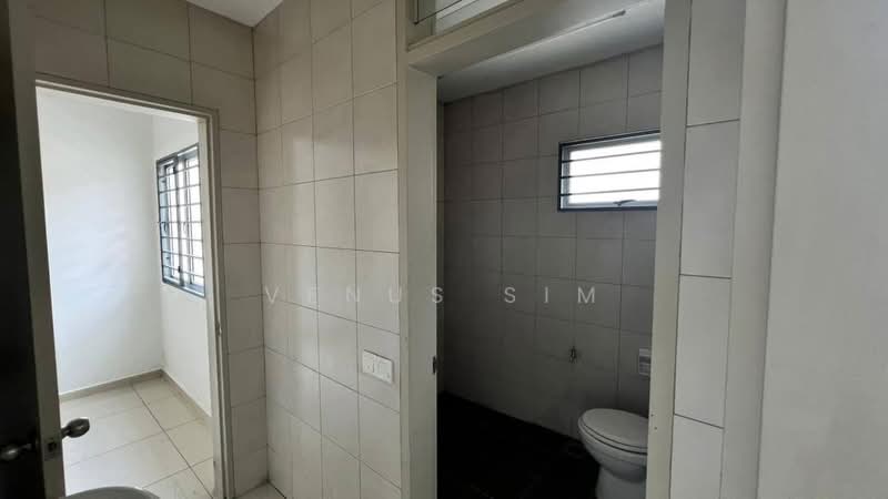 Rumah Teres 2 Tingkat untuk Disewa di Bandar Rimbayu (Telok Panglima Garang) - Venus Sim - Bathroom - PropertyGuru.com.my