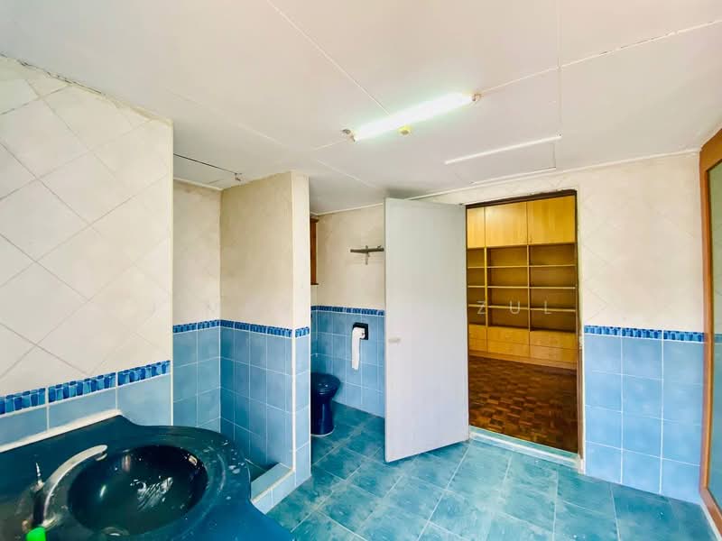 2-storey Terraced House for Sale in Taman Bukit Maluri (Kepong) - Jimmy Haryzul - Bathroom - PropertyGuru.com.my