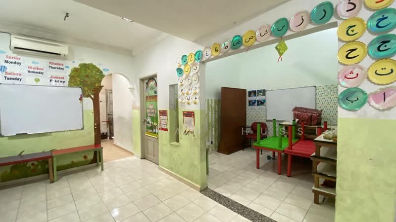 Terraced House for Sale in Kuantan (Pahang) - Fatma Hani Hussin - Study - PropertyGuru.com.my