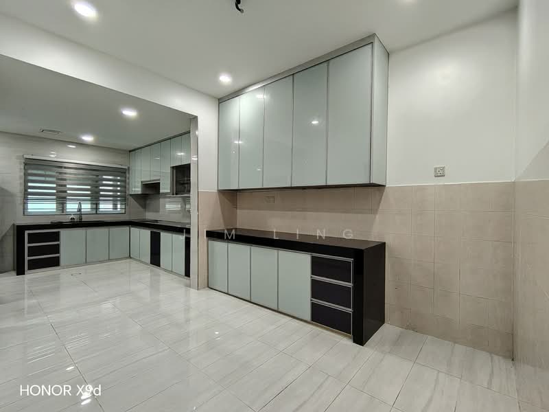 2-storey Terraced House for Sale in Bandar Bukit Tinggi 2 (Klang) - Jim Ling - Kitchen - PropertyGuru.com.my