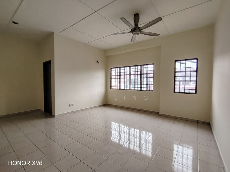 2-storey Terraced House for Sale in Bandar Bukit Tinggi 2 (Klang) - Jim Ling - Living Room - PropertyGuru.com.my