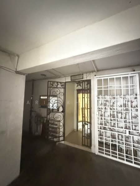 Rumah Flat untuk Dijual di Pinang Court 2 - Fariq Khairil - Entrance - PropertyGuru.com.my