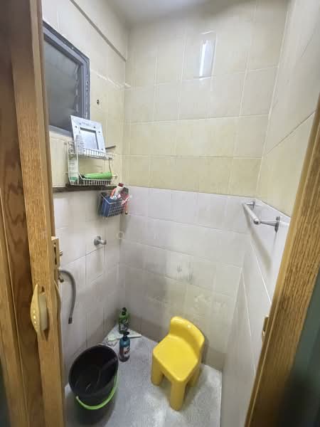 Rumah Flat untuk Dijual di Pinang Court 2 - Fariq Khairil - Bathroom - PropertyGuru.com.my