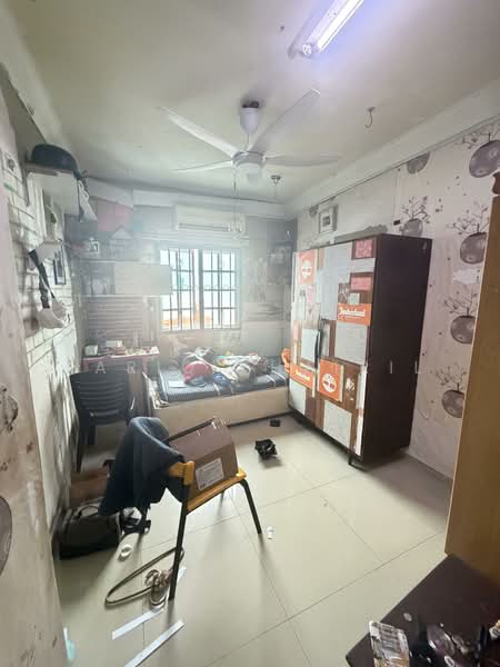 Rumah Flat untuk Dijual di Pinang Court 2 - Fariq Khairil - Bedroom - PropertyGuru.com.my