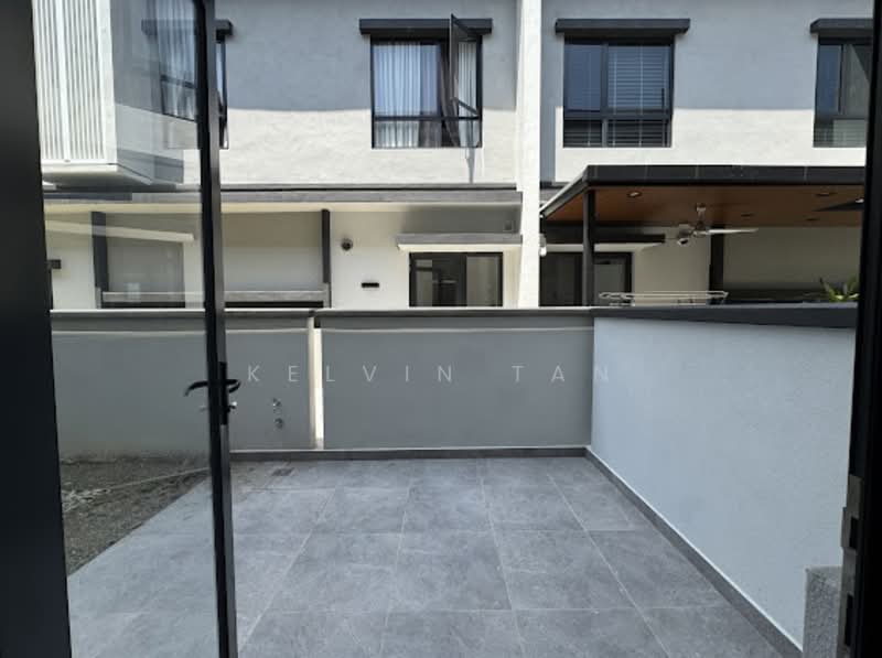 Rumah Berkembar untuk Dijual di Telok Panglima Garang (Selangor) - Kelvin Tan - Exterior - PropertyGuru.com.my