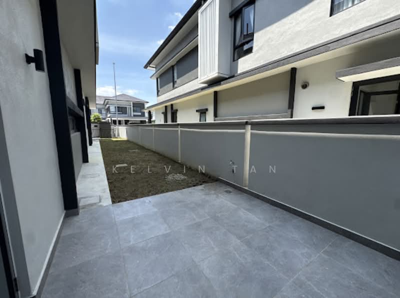 Rumah Berkembar untuk Dijual di Telok Panglima Garang (Selangor) - Kelvin Tan - Exterior - PropertyGuru.com.my