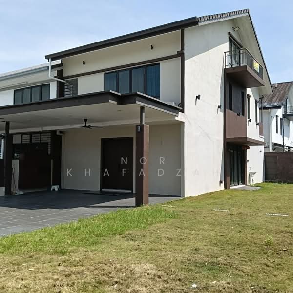 Rumah Teres 2.5 Tingkat untuk Dijual di Seksyen 16 (Shah Alam) - Nor Khafadzah - Exterior - PropertyGuru.com.my