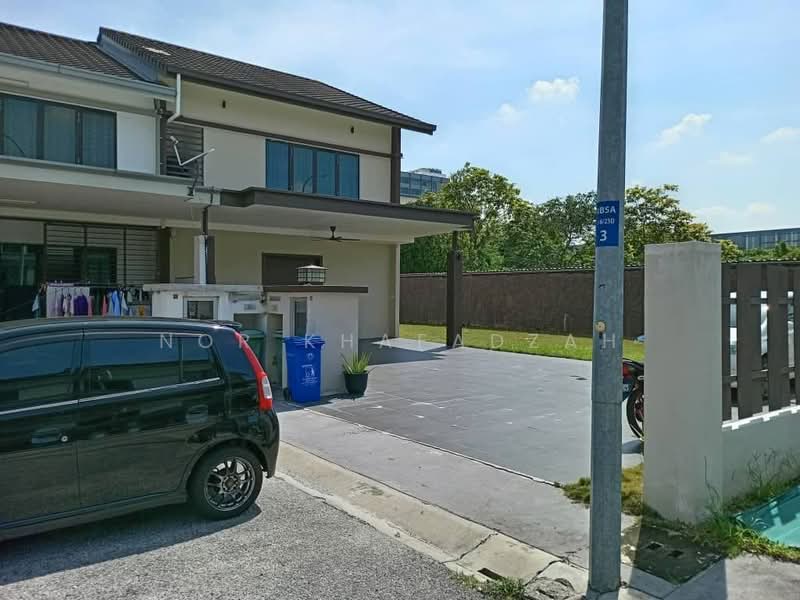 Rumah Teres 2.5 Tingkat untuk Dijual di Seksyen 16 (Shah Alam) - Nor Khafadzah - Exterior - PropertyGuru.com.my