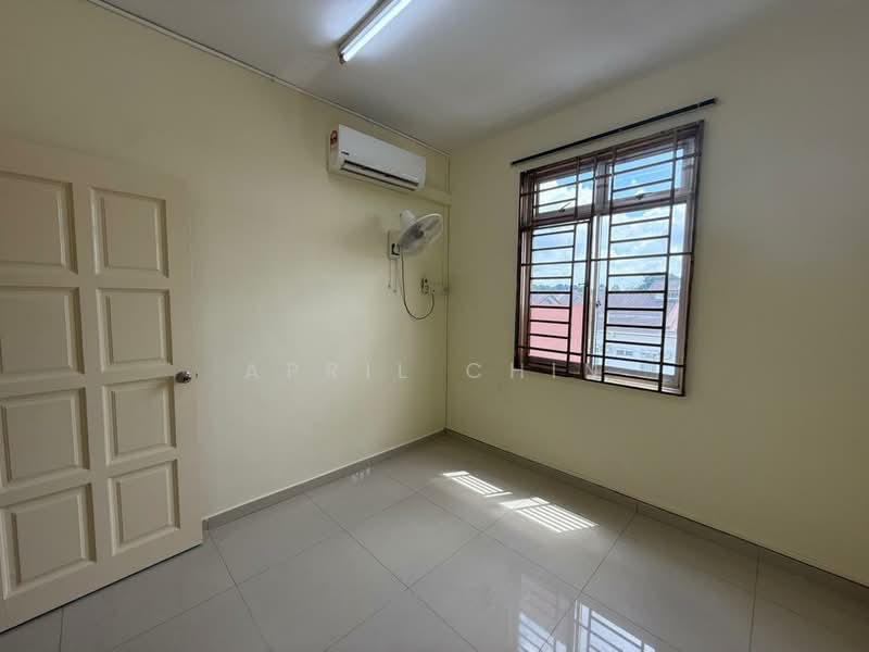 Flat for Rent at Flat Bukit Indah - April Chin - Interior - PropertyGuru.com.my
