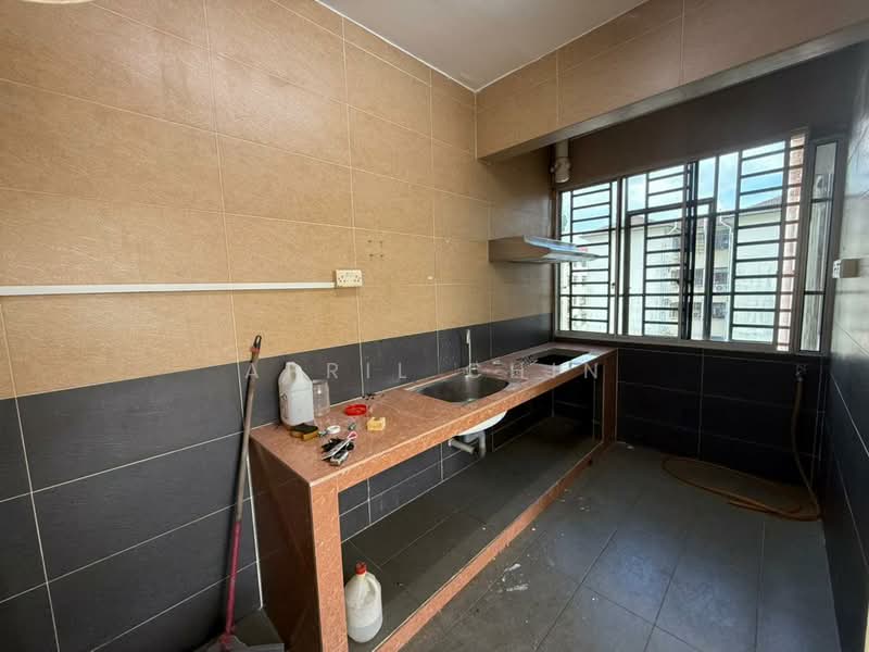 Flat for Rent at Flat Bukit Indah - April Chin - Kitchen - PropertyGuru.com.my