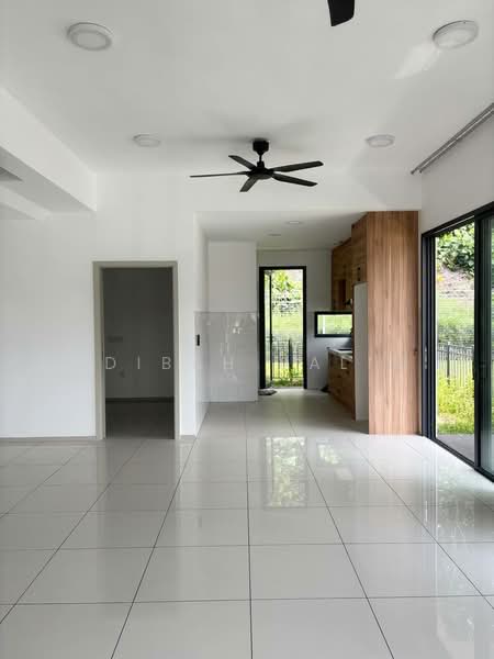 Rumah Teres untuk Dijual di Shah Alam (Selangor) - Adibah Salim - Living Room - PropertyGuru.com.my