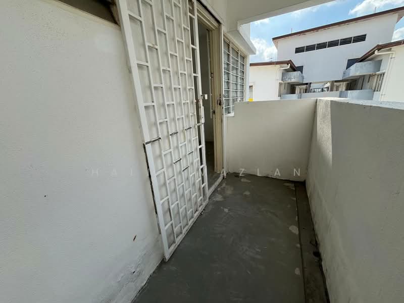 Pangsapuri untuk Dijual di Pangsapuri Sentosa - Halim Mazlan - Exterior Corridor - PropertyGuru.com.my
