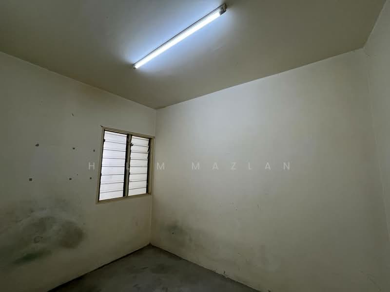 Pangsapuri untuk Dijual di Pangsapuri Sentosa - Halim Mazlan - Bedroom - PropertyGuru.com.my