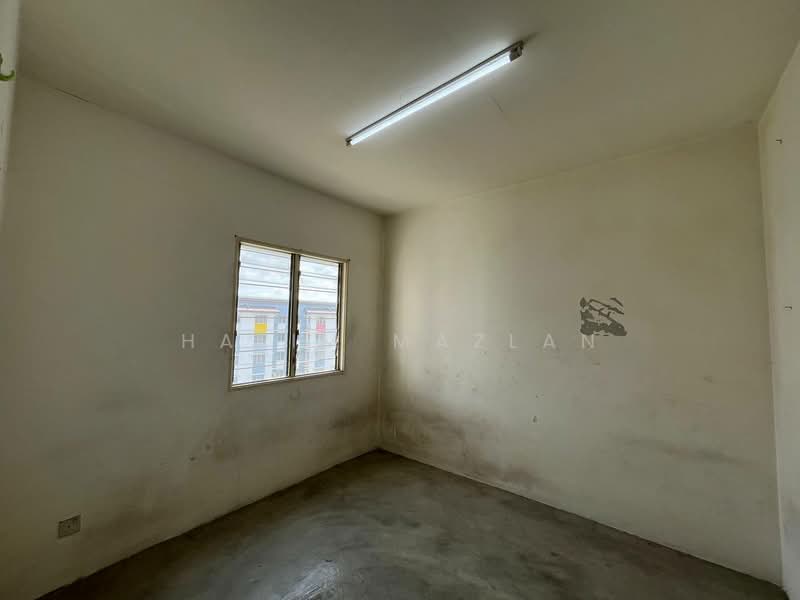 Pangsapuri untuk Dijual di Pangsapuri Sentosa - Halim Mazlan - Bedroom - PropertyGuru.com.my