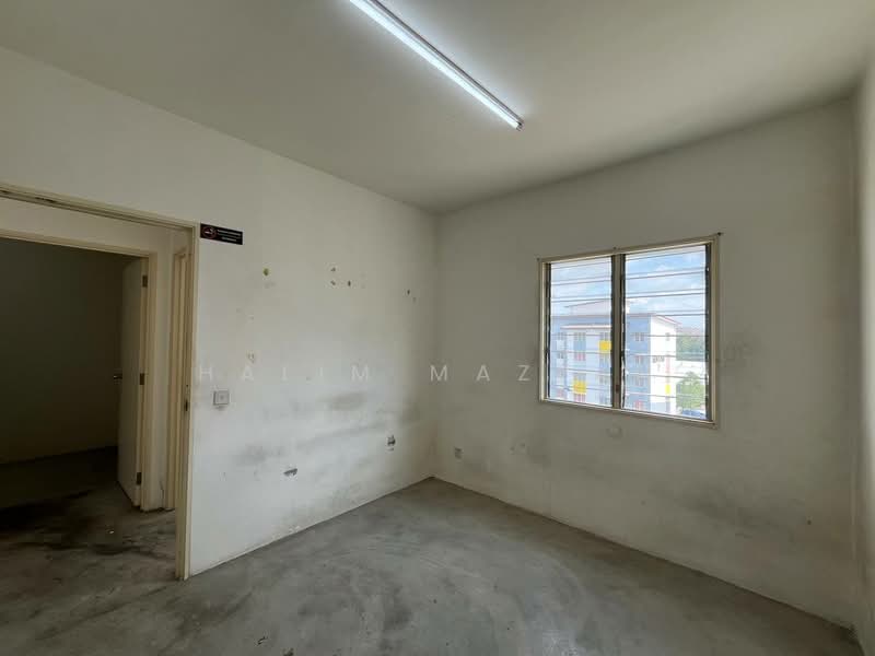 Pangsapuri untuk Dijual di Pangsapuri Sentosa - Halim Mazlan - Bedroom - PropertyGuru.com.my