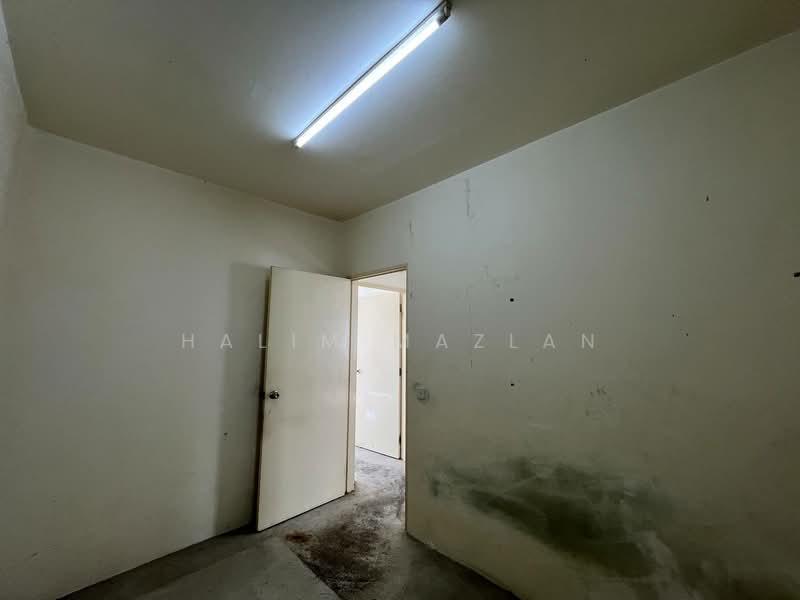 Pangsapuri untuk Dijual di Pangsapuri Sentosa - Halim Mazlan - Bedroom - PropertyGuru.com.my