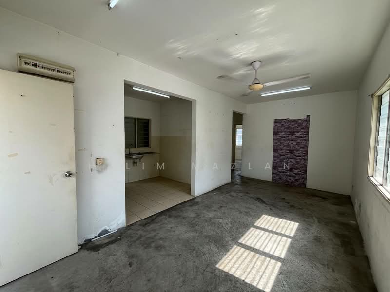 Pangsapuri untuk Dijual di Pangsapuri Sentosa - Halim Mazlan - Living Room - PropertyGuru.com.my