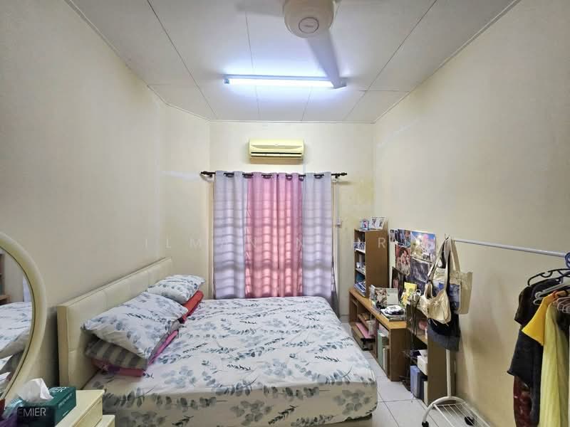 1-storey Terraced House for Sale in Taman Pelangi Semenyih (Semenyih) - Ilman Nahri - Bedroom - PropertyGuru.com.my