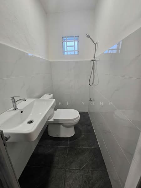 2-storey Terraced House for Sale in Taman Bukit Tiram (Ulu Tiram) - Daniel Yong - Bathroom - PropertyGuru.com.my