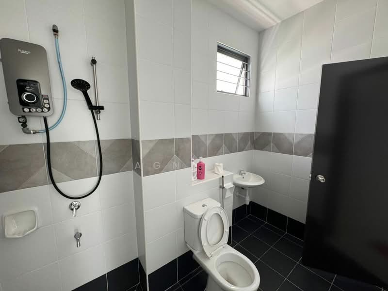 Rumah Teres 2 Tingkat untuk Dijual di Taman Austin Duta (Tebrau) - Agnes . - PropertyGuru.com.my