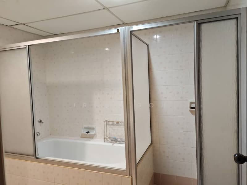 Kondominium untuk Disewa di Mutiara Villa Condominium - Irene Goh - Bathroom - PropertyGuru.com.my