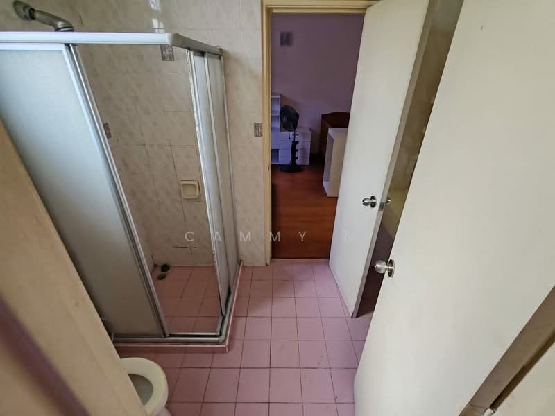 Rumah Berkembar untuk Dijual di Bandar Sri Damansara (Selangor) - Cammy N - Bathroom - PropertyGuru.com.my