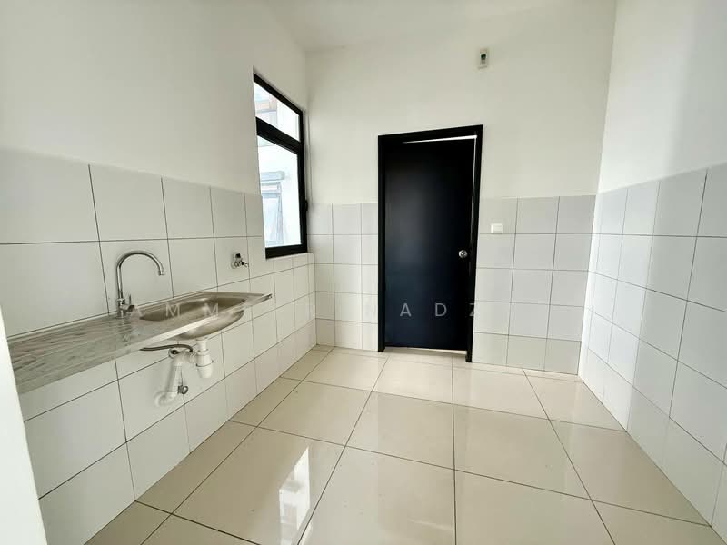 Condominium for Sale at Setia Seraya Residences - Ammeer Nadzrai - Kitchen - PropertyGuru.com.my