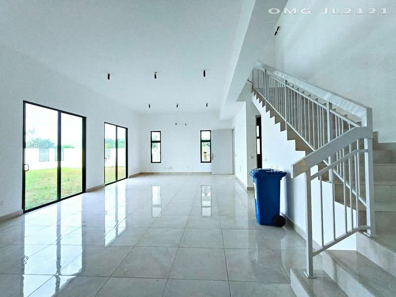 2-storey Terraced House for Sale in Bandar Rimbayu (Telok Panglima Garang) - Hazwan Hilmi - Living Room - PropertyGuru.com.my