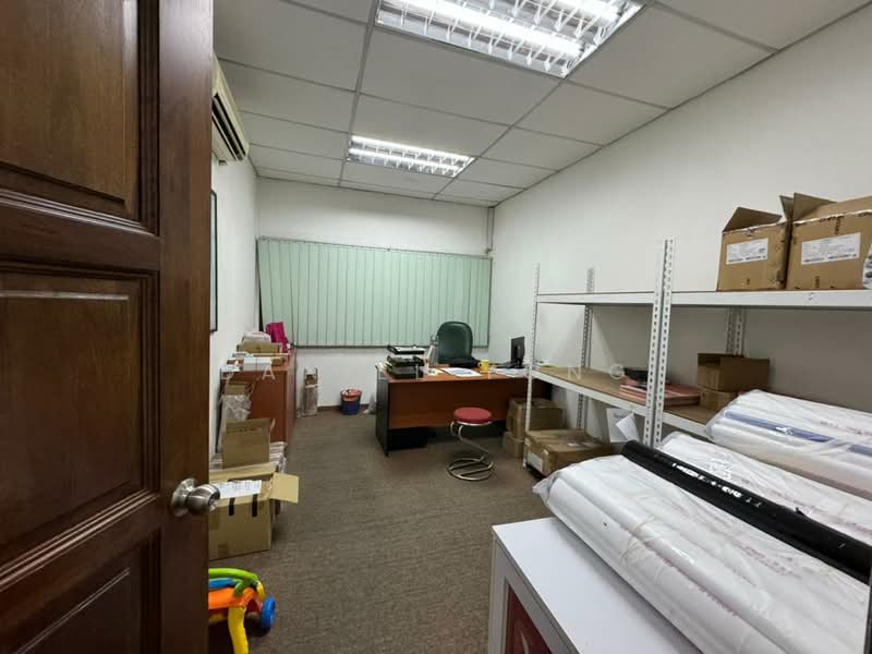 Kedai untuk Disewa di Taman Johor Jaya (Johor Bahru) - Daniel Yong - Interior - PropertyGuru.com.my