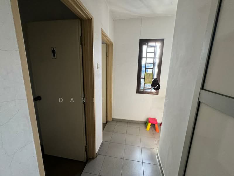 Kedai untuk Disewa di Taman Johor Jaya (Johor Bahru) - Daniel Yong - Interior - PropertyGuru.com.my