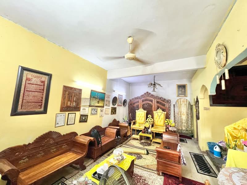2-storey Terraced House for Sale in Taman Cempaka (Ampang) - M.J Zairin - Living Room - PropertyGuru.com.my