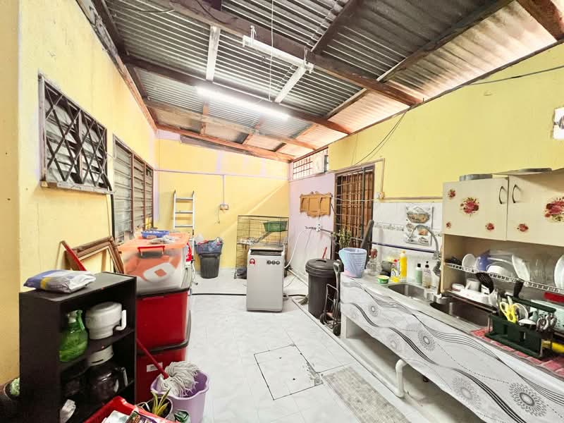 2-storey Terraced House for Sale in Taman Cempaka (Ampang) - M.J Zairin - Kitchen - PropertyGuru.com.my