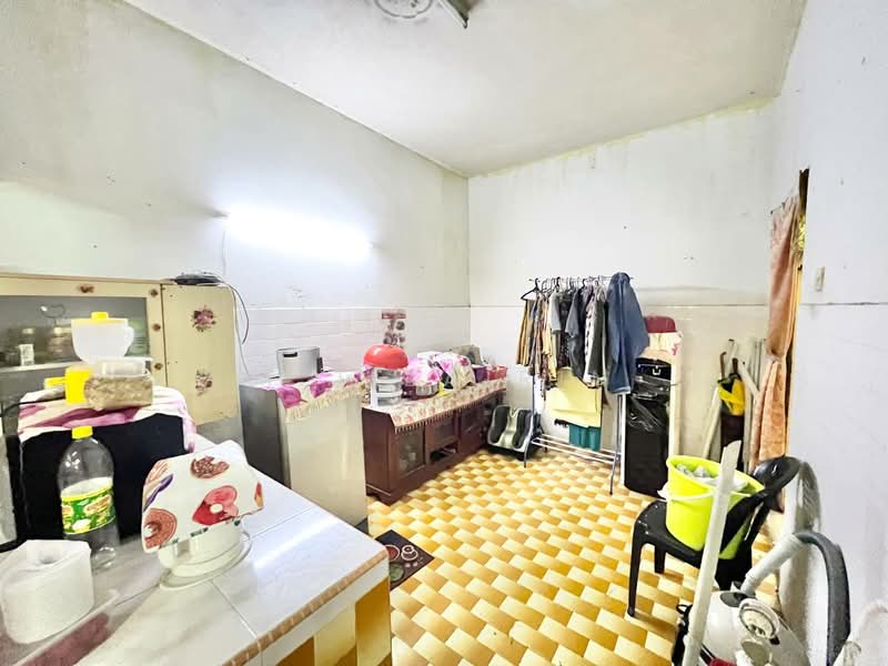 2-storey Terraced House for Sale in Taman Cempaka (Ampang) - M.J Zairin - Kitchen - PropertyGuru.com.my