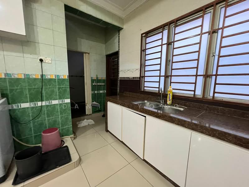 Rumah Teres 2 Tingkat untuk Disewa di Taman Setia Indah (Tebrau) - Daniel Yong - Kitchen - PropertyGuru.com.my