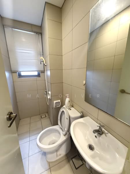 Condominium for Rent at KM1 East - Mak Oliver - Bathroom - PropertyGuru.com.my