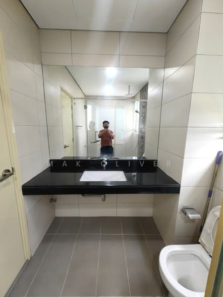 Condominium for Rent at KM1 East - Mak Oliver - Bathroom - PropertyGuru.com.my