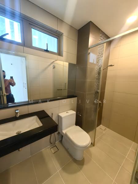 Condominium for Rent at KM1 East - Mak Oliver - Bathroom - PropertyGuru.com.my