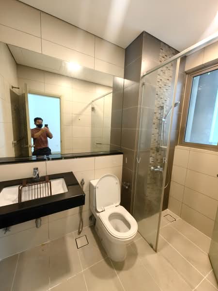 Condominium for Rent at KM1 East - Mak Oliver - Bathroom - PropertyGuru.com.my
