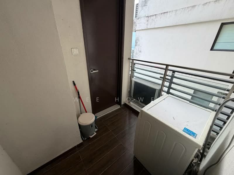 Kondominium untuk Dijual di Royal Strand @ Country Garden Danga Bay - Wee Howe - Balcony - PropertyGuru.com.my