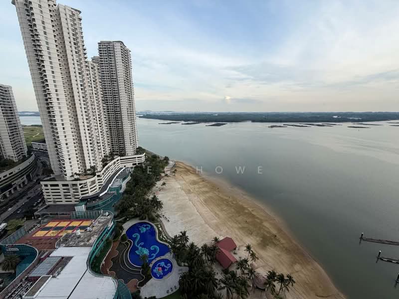 Kondominium untuk Dijual di Royal Strand @ Country Garden Danga Bay - Wee Howe - Exterior - PropertyGuru.com.my