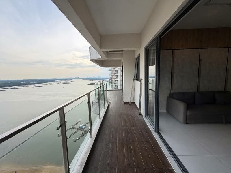 Kondominium untuk Dijual di Royal Strand @ Country Garden Danga Bay - Wee Howe - Balcony - PropertyGuru.com.my