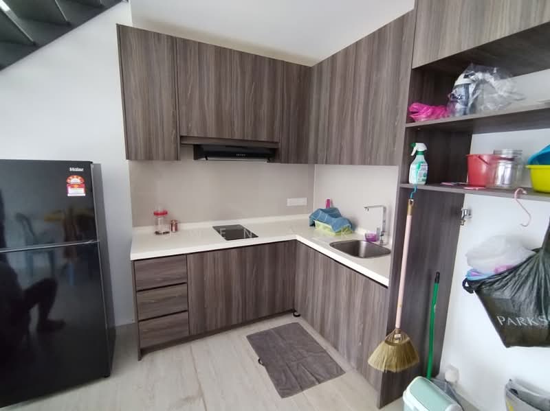 Servis Apartment untuk Disewa di The Square @ One City - Owen Loke - Kitchen - PropertyGuru.com.my