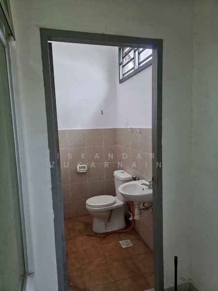 Rumah Teres 3 Tingkat untuk Dijual di Johor Bahru (Johor) - Iskandar Zukarnain - Bathroom - PropertyGuru.com.my