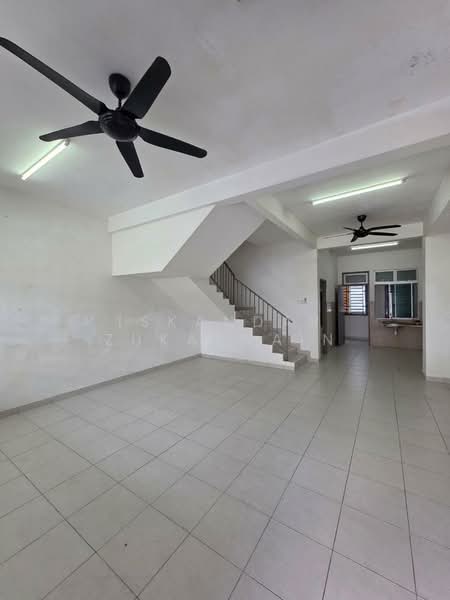 Rumah Teres 3 Tingkat untuk Dijual di Johor Bahru (Johor) - Iskandar Zukarnain - Living Room - PropertyGuru.com.my