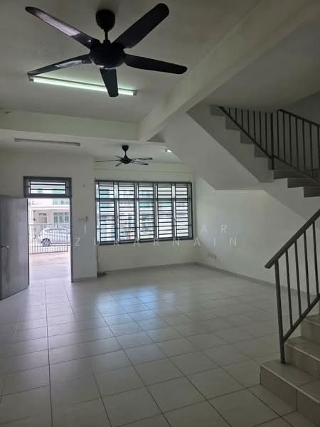 Rumah Teres 3 Tingkat untuk Dijual di Johor Bahru (Johor) - Iskandar Zukarnain - Living Room - PropertyGuru.com.my