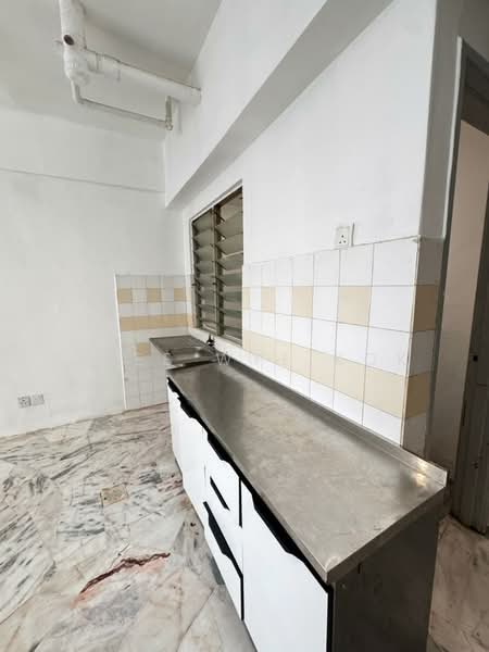Apartment for Rent at Menara Putra - Chee Wye Kok - Kitchen - PropertyGuru.com.my