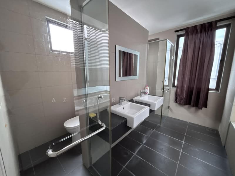 3-storey Terraced House for Sale in Cyberjaya (Selangor) - Azizirrahim . - Bathroom - PropertyGuru.com.my
